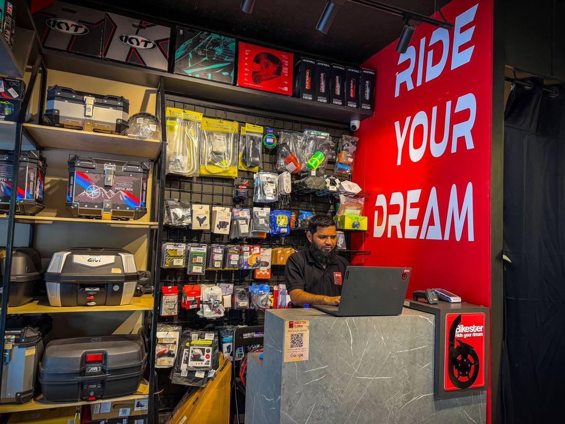 Sales counter at Bikester Global Santacruz